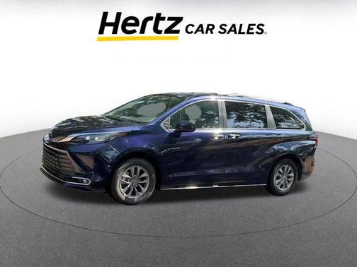 2024 Toyota Sienna XLE 8 Passenger