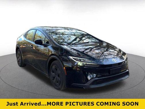 2025 Toyota Prius LE