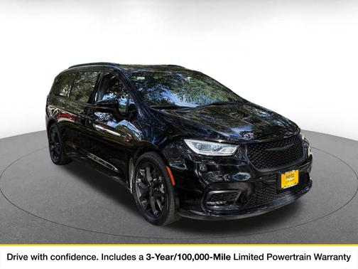 Diamond Black Crystal Pearlcoat 2025 Chrysler Pacifica Limited