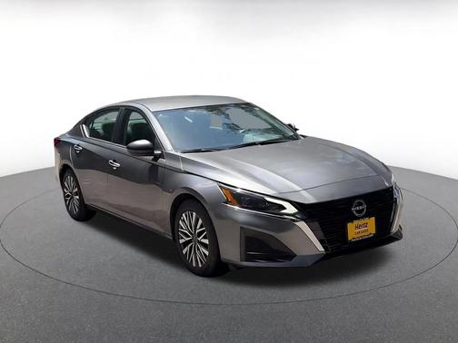 Gun Metallic 2025 Nissan Altima SV FWD