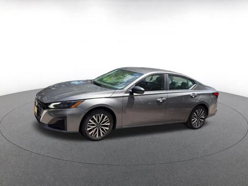 Gun Metallic 2025 Nissan Altima SV FWD
