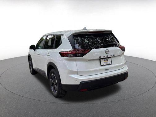 Everest White Pearl 2025 Nissan Rogue SV