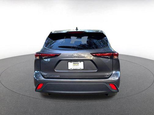 2025 Toyota Highlander LE