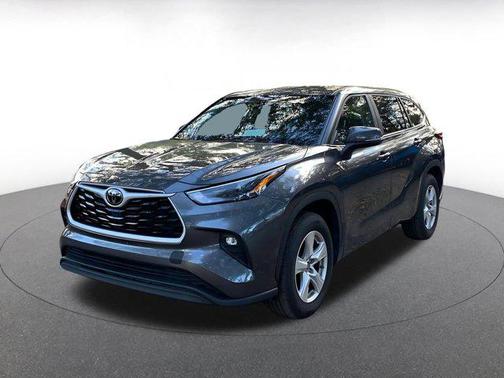 2025 Toyota Highlander LE