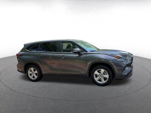 2025 Toyota Highlander LE