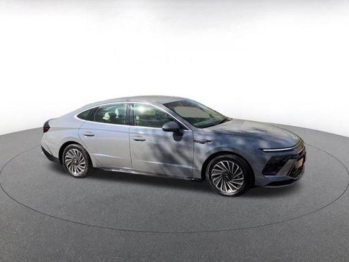 2025 Hyundai SONATA Hybrid SE