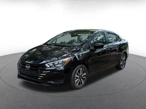 Super Black 2025 Nissan Versa 1.6 SV