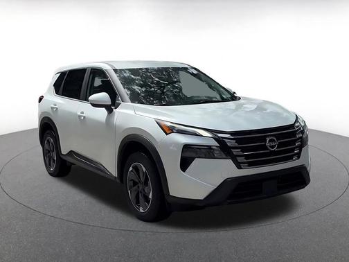 Everest White Pearl 2025 Nissan Rogue SV
