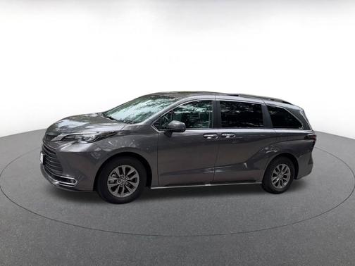 Predawn Gray Mica 2024 Toyota Sienna XLE