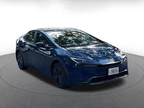 2025 Toyota Prius LE