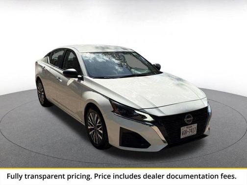 Glacier White 2025 Nissan Altima SV FWD