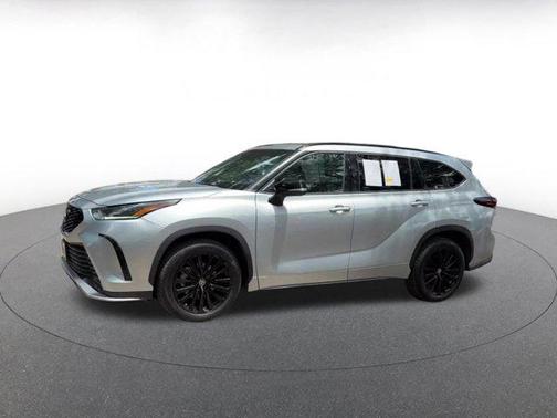 Celestial Silver Metallic 2024 Toyota Highlander XSE