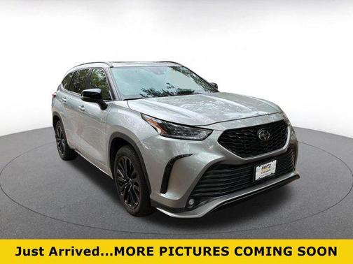 Celestial Silver Metallic 2024 Toyota Highlander XSE