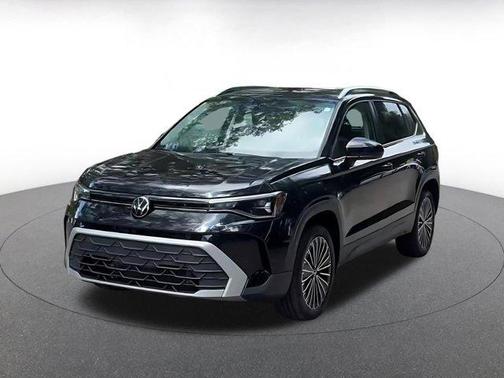 Deep Black Pearl 2025 Volkswagen Taos 1.5T SE