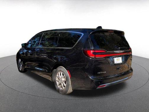 2025 Chrysler Pacifica L