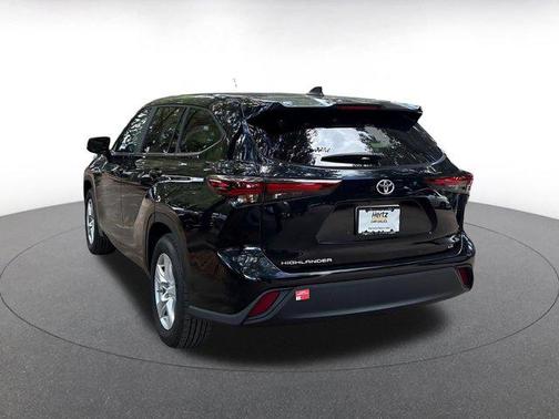 Midnight Black Metallic 2025 Toyota Highlander LE
