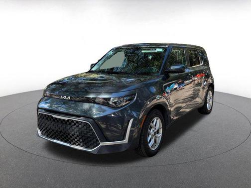 Gravity Gray 2025 Kia Soul LX