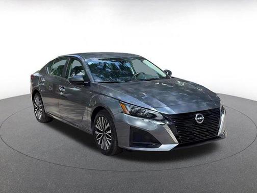 Gun Metallic 2025 Nissan Altima SV FWD