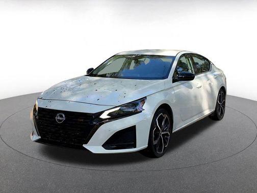 2025 Nissan Altima SR FWD