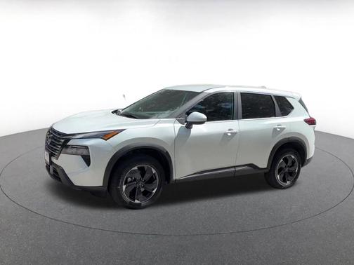 Everest White Pearl 2025 Nissan Rogue SV