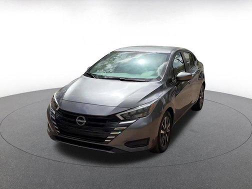 Gun Metallic 2025 Nissan Versa 1.6 SV