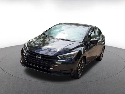 Super Black 2025 Nissan Versa 1.6 SV