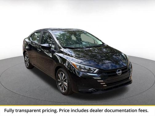 Super Black 2025 Nissan Versa 1.6 SV
