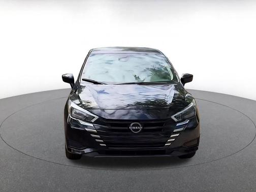 Super Black 2025 Nissan Versa 1.6 SV