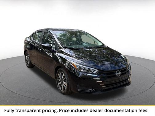 Super Black 2025 Nissan Versa 1.6 SV