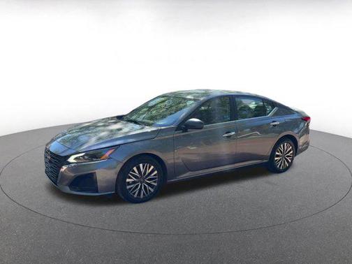 Gun Metallic 2025 Nissan Altima SV FWD