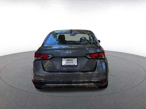Gun Metallic 2025 Nissan Versa 1.6 SV