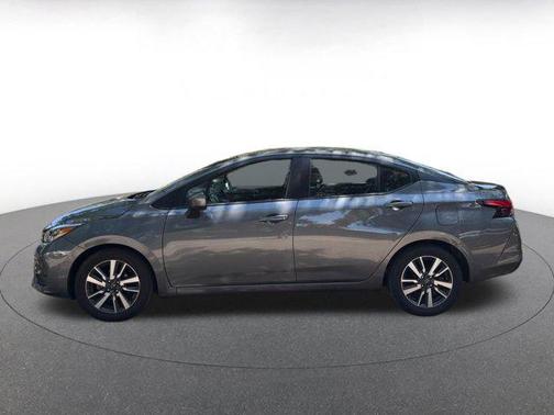 Gun Metallic 2025 Nissan Versa 1.6 SV