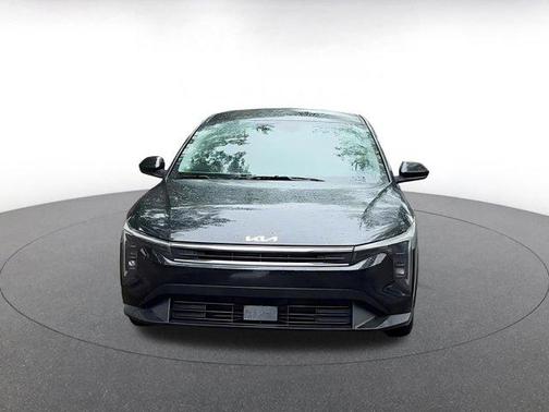 Aurora Black Pearl 2025 Kia K4 LXS