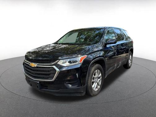 Mosaic Black Metallic 2021 Chevrolet Traverse LS