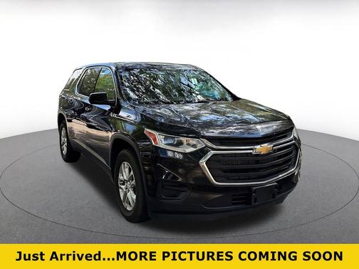 Mosaic Black Metallic 2021 Chevrolet Traverse LS