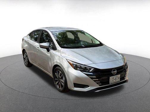 Brilliant Silver Metallic 2025 Nissan Versa 1.6 SV