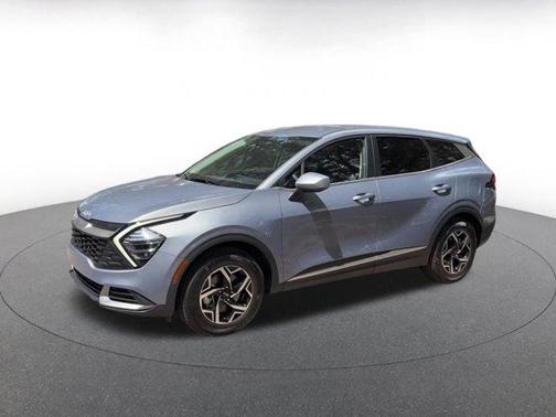 Everlasting Silver 2025 Kia Sportage LX