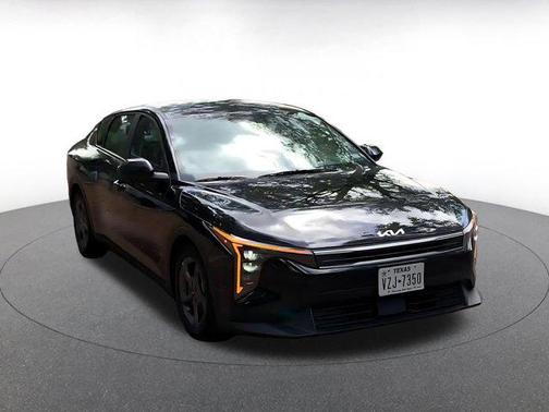 Aurora Black Pearl 2025 Kia K4 LXS