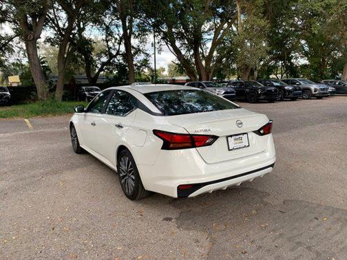 2025 Nissan Altima SV FWD