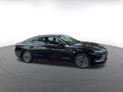 2024 Hyundai SONATA Hybrid SE