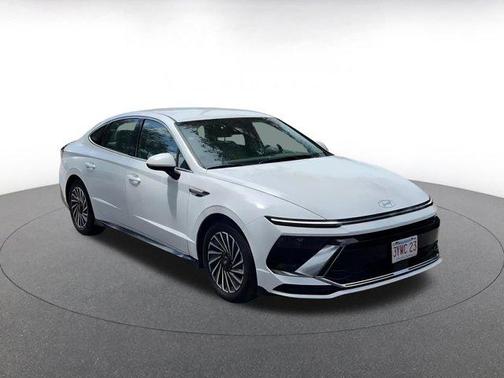 2024 Hyundai SONATA Hybrid SE