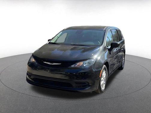 2024 Chrysler Voyager LX