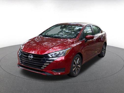 Scarlet Ember Tintcoat 2025 Nissan Versa 1.6 SV