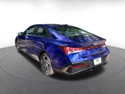 2025 Hyundai ELANTRA SEL