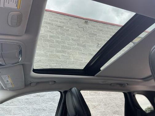 Diamond Black Crystal Pearl 2019 Jeep Cherokee Trailhawk Elite