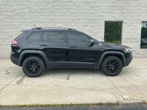 Diamond Black Crystal Pearl 2019 Jeep Cherokee Trailhawk Elite