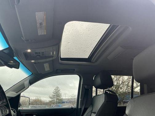 White 2018 Chevrolet Suburban Premier