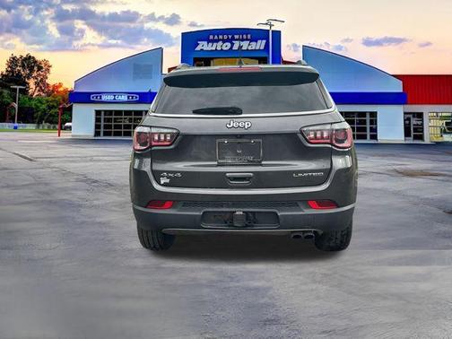 Granite Crystal Metallic Clearcoat 2018 Jeep Compass Limited