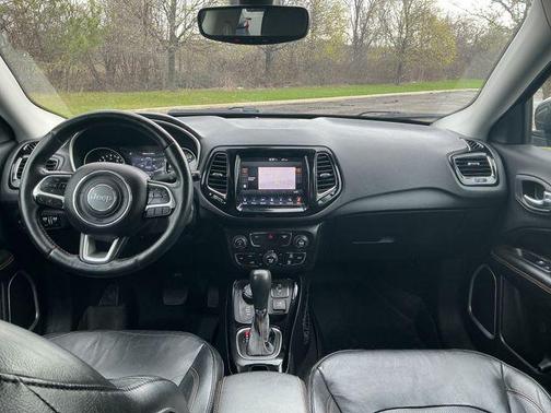 Granite Crystal Metallic Clearcoat 2018 Jeep Compass Limited