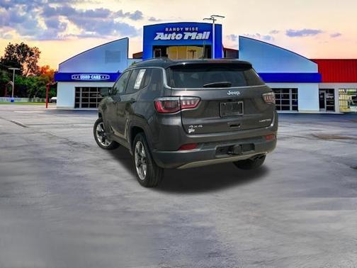 Granite Crystal Metallic Clearcoat 2018 Jeep Compass Limited